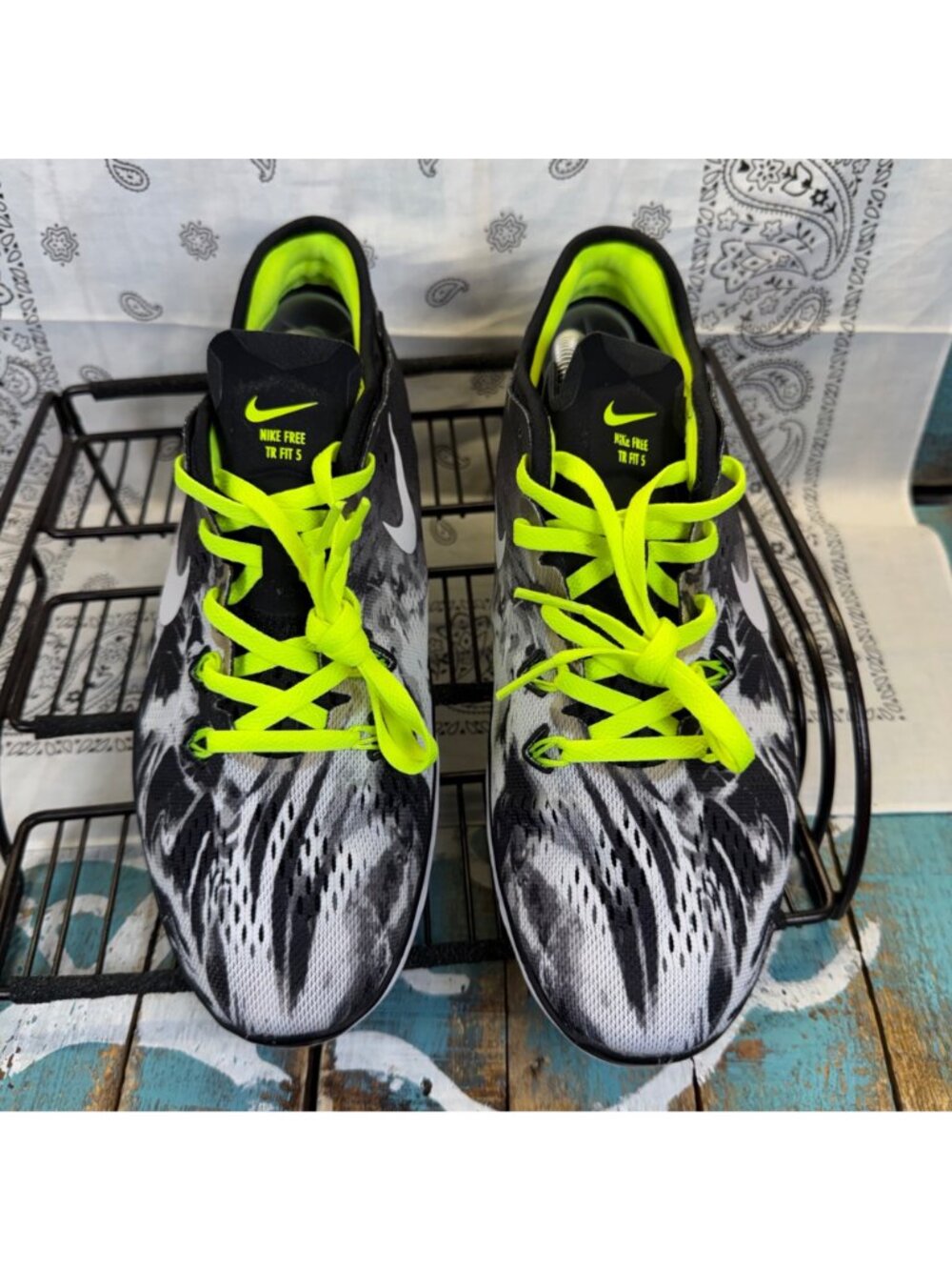 Nike Free 5.0 704695-014 Black Volt White Womens Size 8.5 Running Shoes - Picture 6 of 10